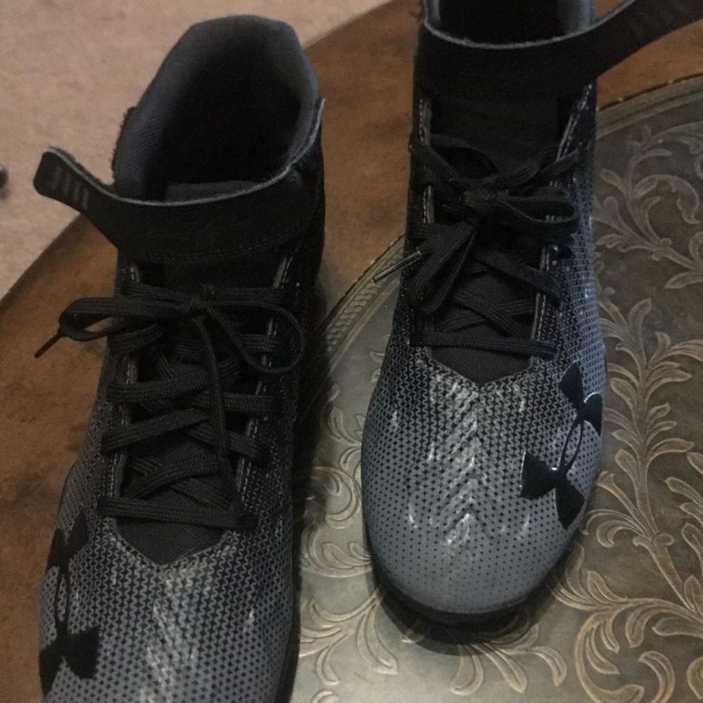 Baseball cleats